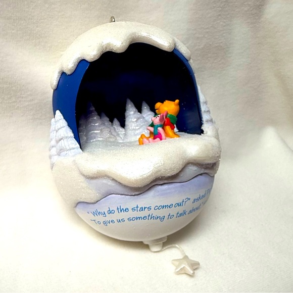 Disney's Winnie-the-Pooh "Sharing the Stars" Hallmark Ornament - Picture 1 of 13